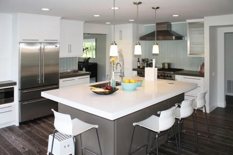 Modern kitchen remodel in Newport Beach coastal home